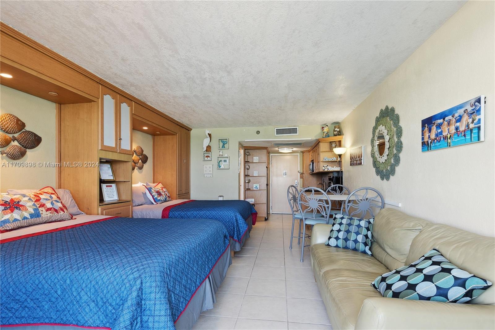 19201 Collins Ave 612 Property Photo 8