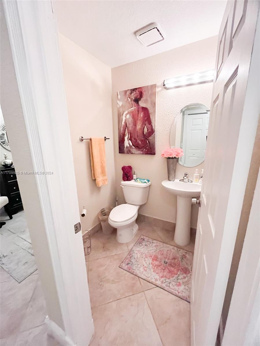 12461 Sw 1st St Property Photo 8
