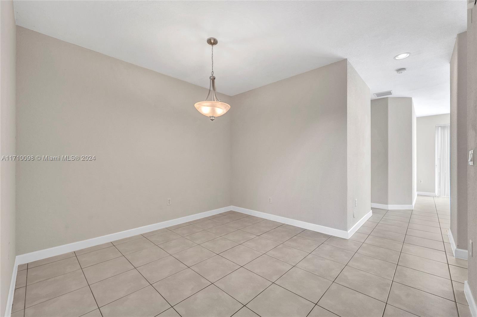 2507 Se 15th Ct Property Photo 5