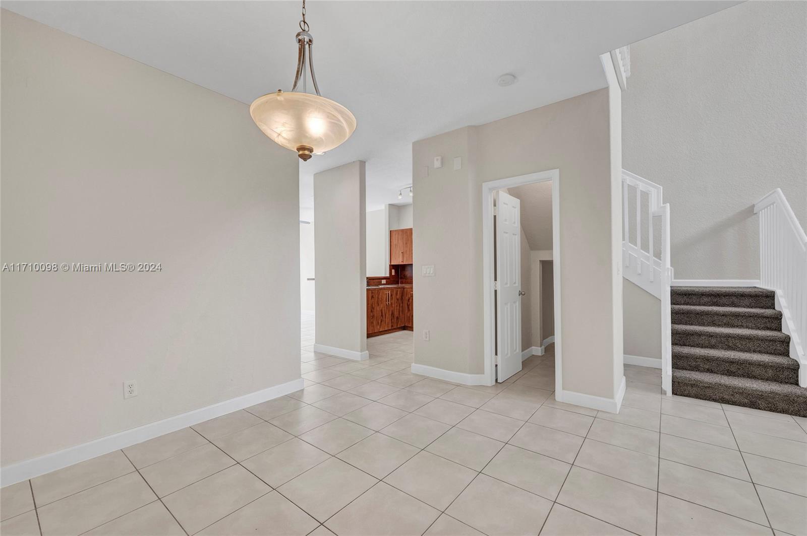 2507 Se 15th Ct Property Photo 6