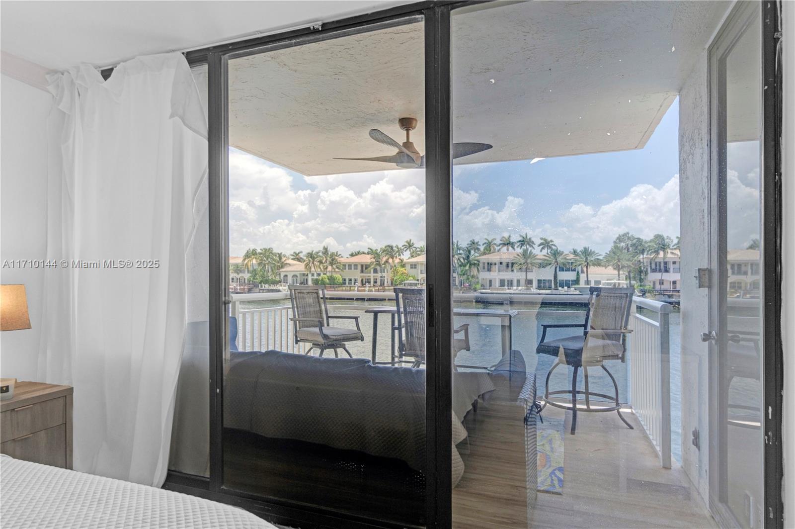 1600 S Ocean Dr 2f Property Photo 18