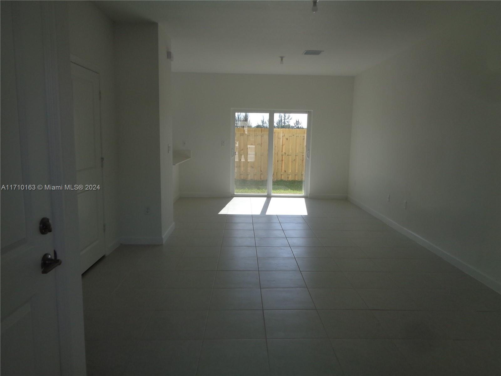 2514 Se 29 St 2514 Property Photo 11