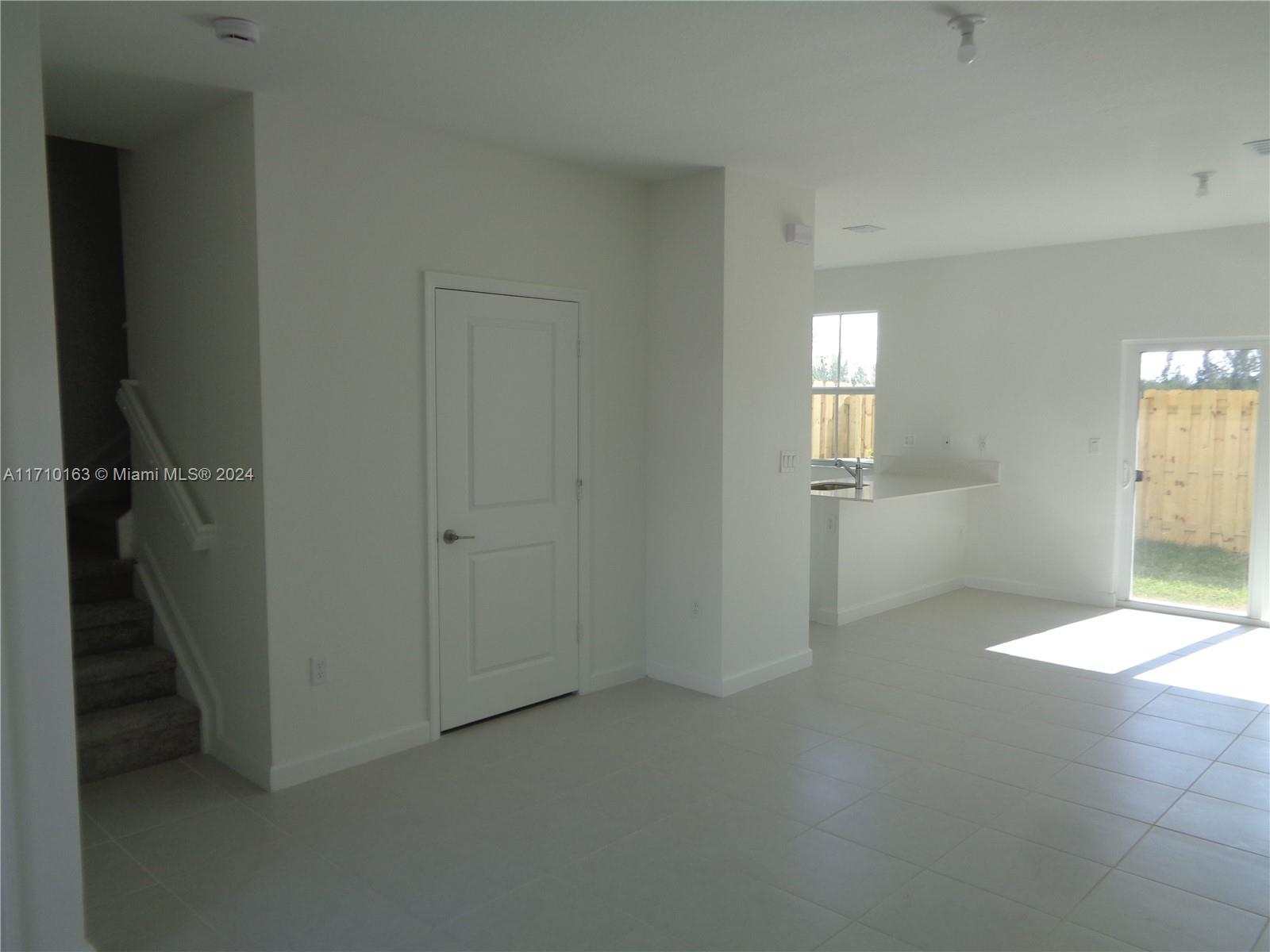 2514 Se 29 St 2514 Property Photo 12
