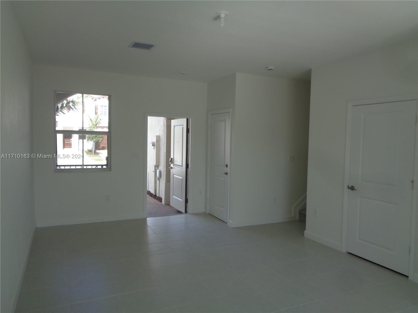 2514 Se 29 St 2514 Property Photo 13