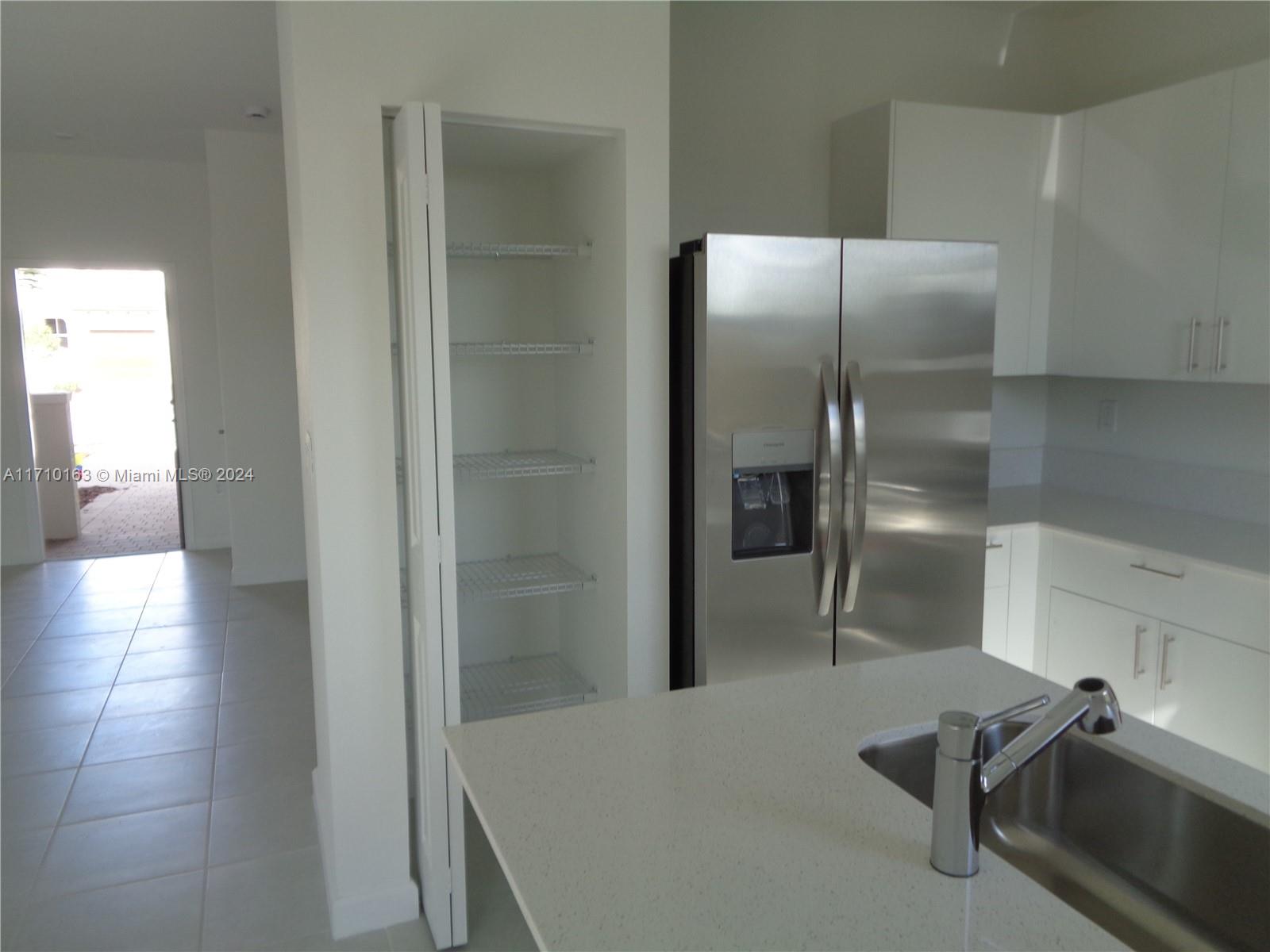 2514 Se 29 St 2514 Property Photo 17