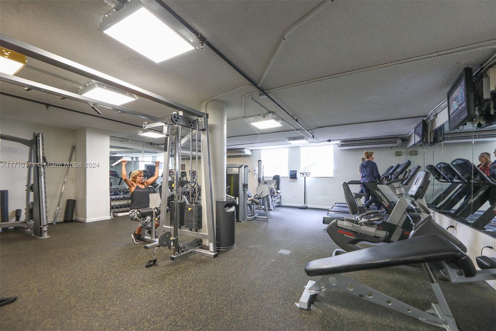 825 Brickell Bay Dr 246- 7 Property Photo 20