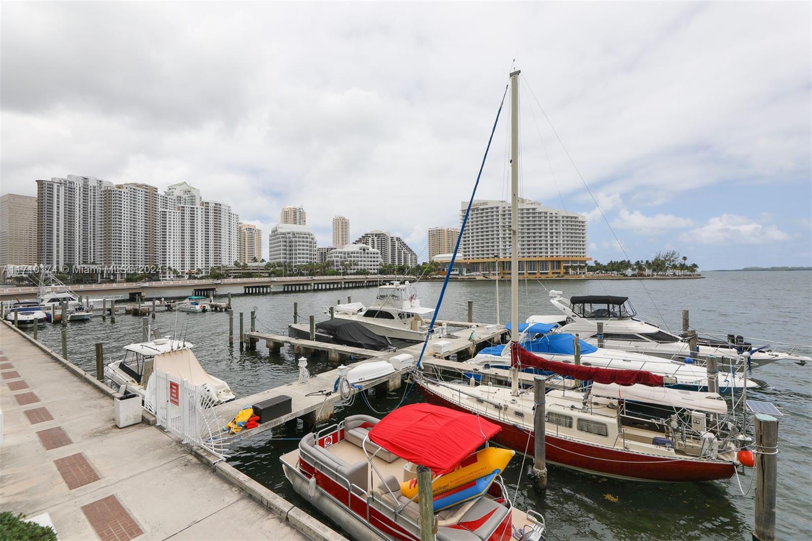 825 Brickell Bay Dr 246- 7 Property Photo 25