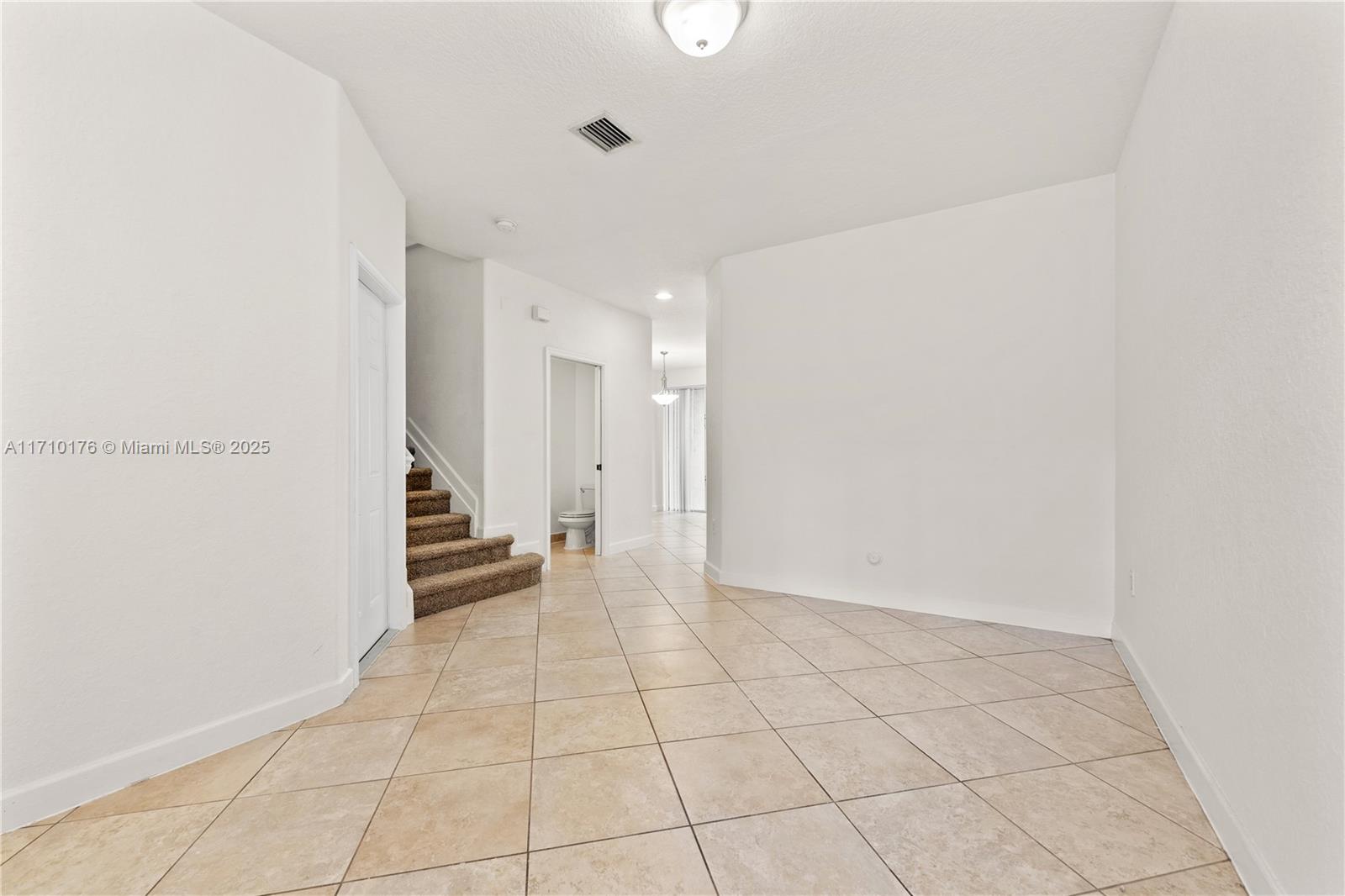 2473 Se 15th Ct Property Photo 4