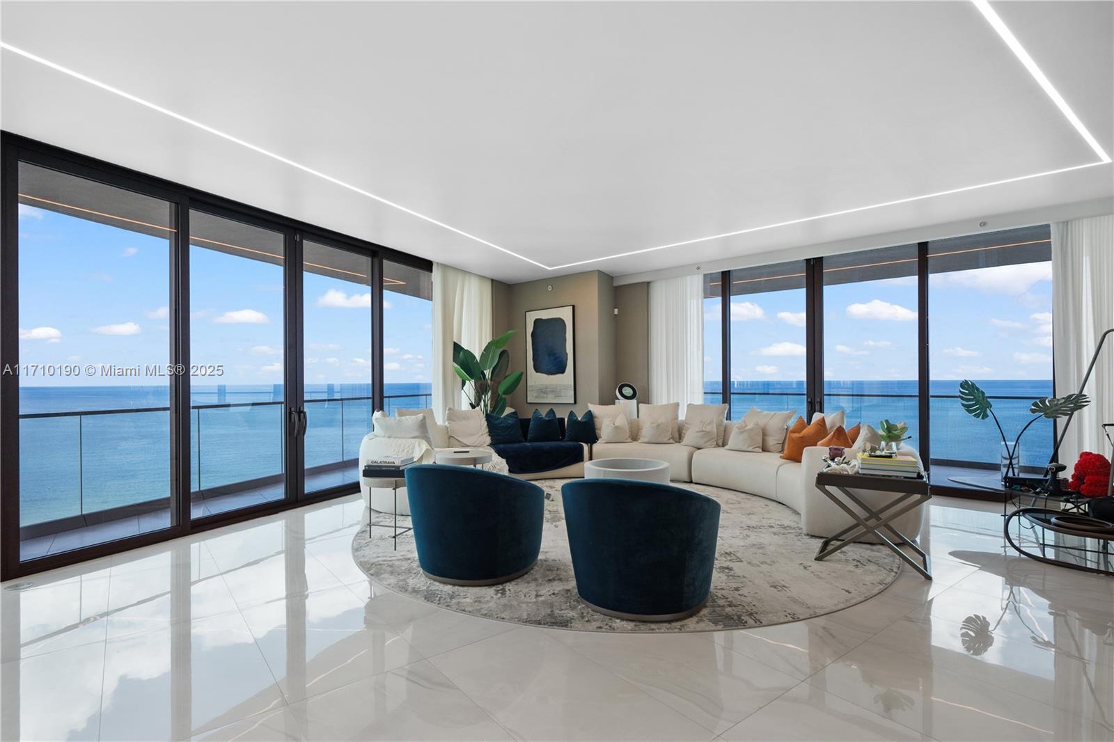 18975 Collins Ave Property Photo 1
