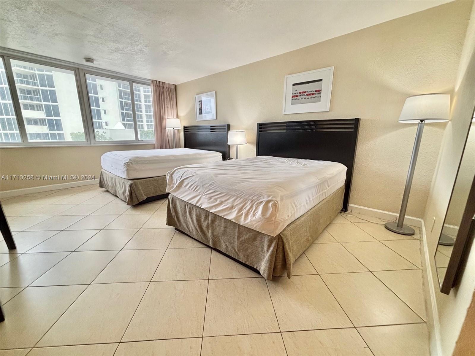 19201 Collins Ave 128 Property Photo 5