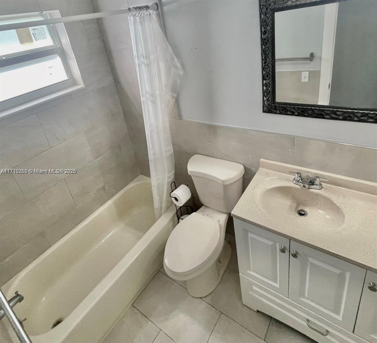 2312 Van Buren St 10 Property Photo 7