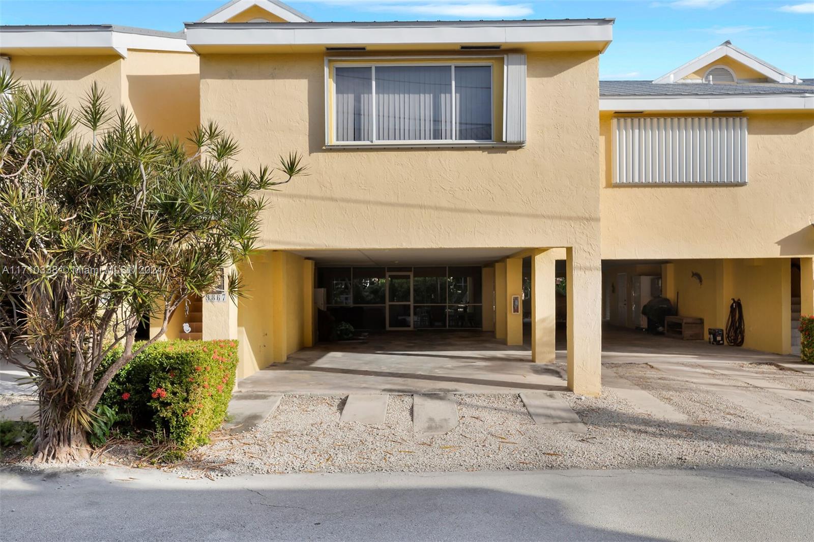 9867 Leeward Ave 0 Property Photo 1