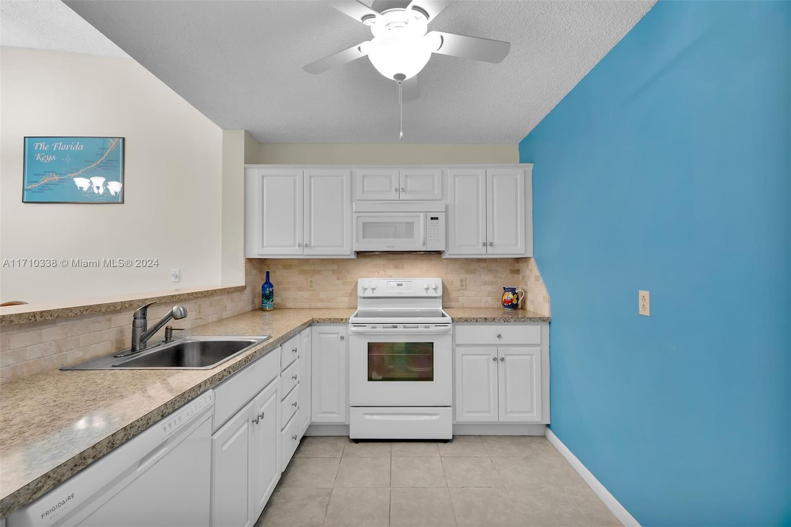 9867 Leeward Ave 0 Property Photo 10