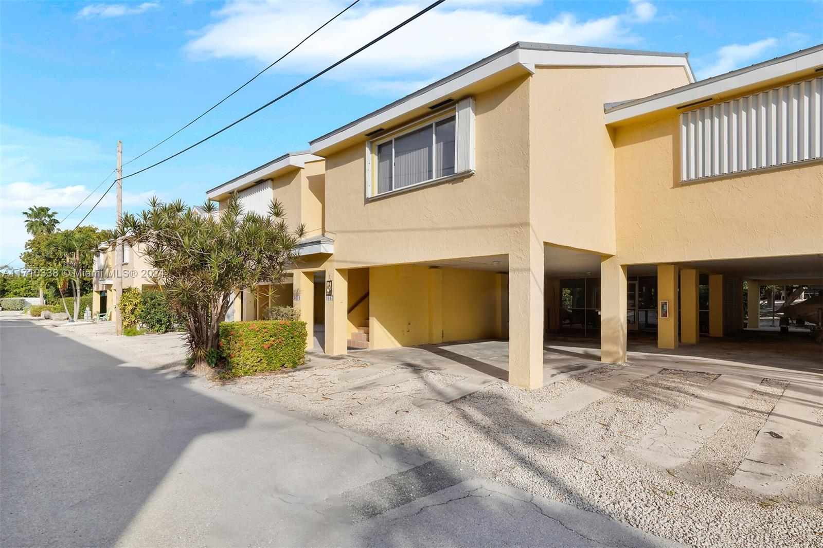 9867 Leeward Ave 0 Property Photo 22