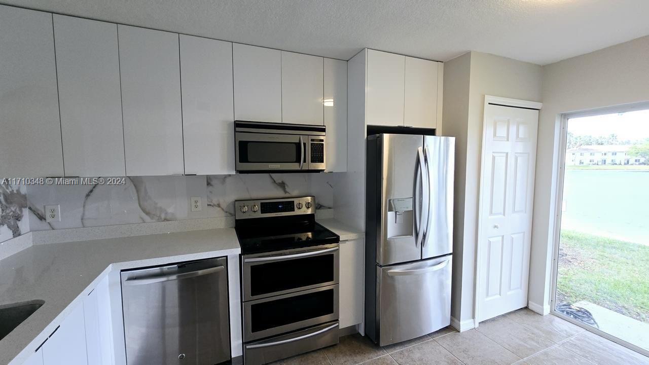 2920 Se 13th Ave 103-51 Property Photo 1