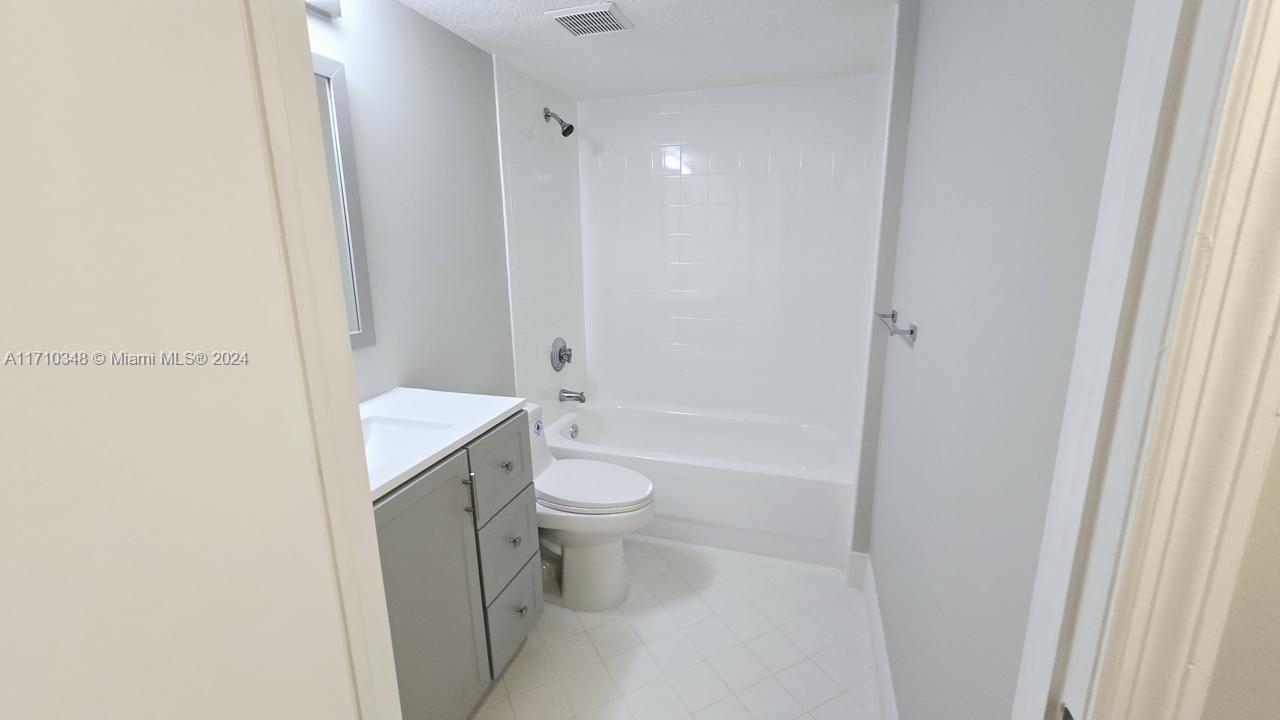 2920 Se 13th Ave 103-51 Property Photo 47