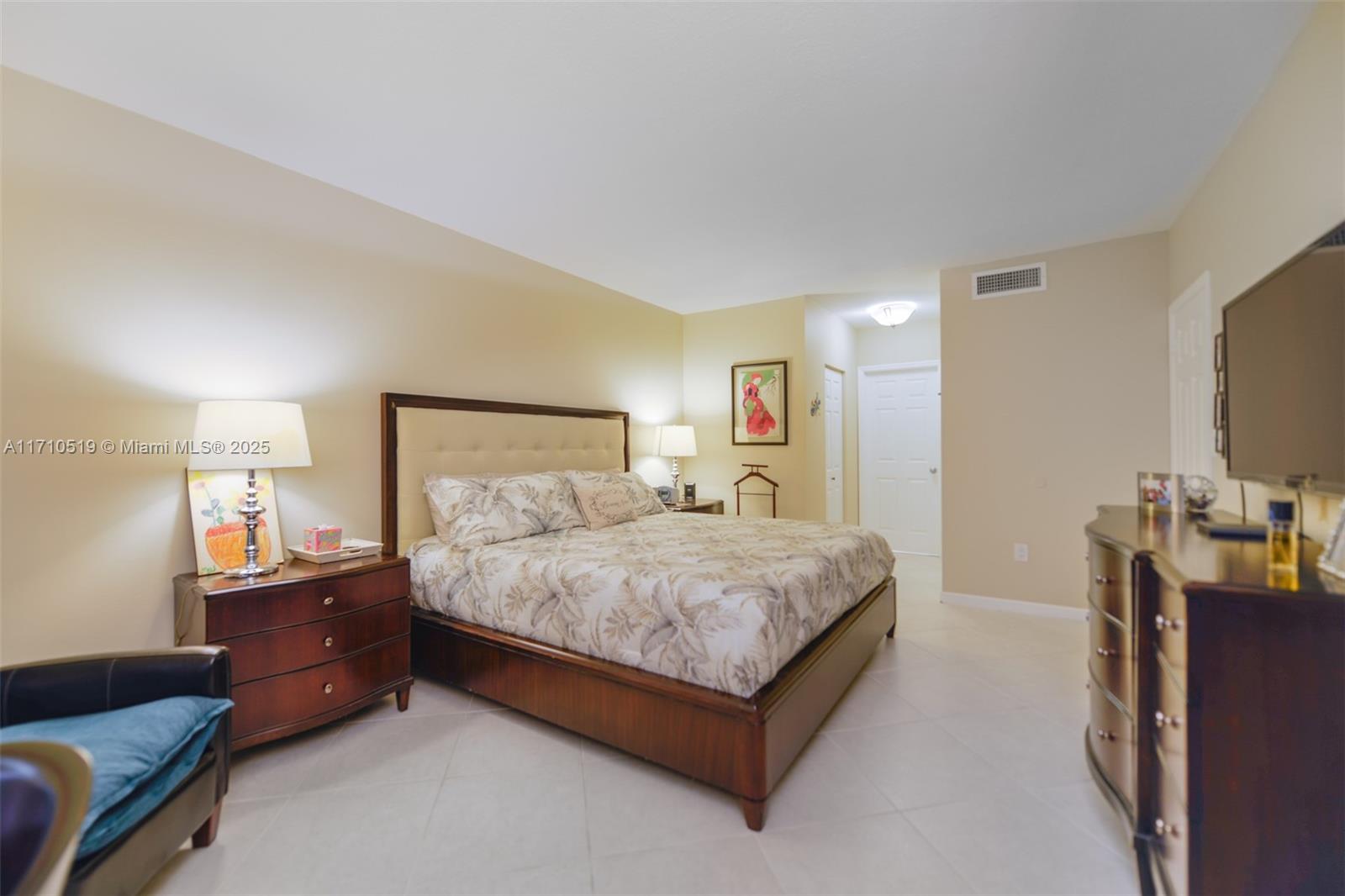 1980 S Ocean Dr 3e Property Photo 13