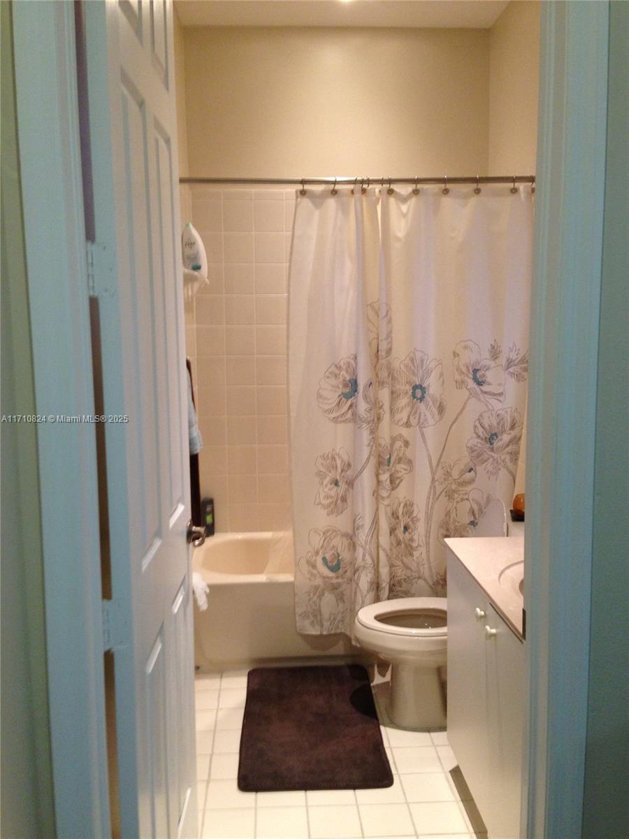 982 Ne 42nd Pl Property Photo 17