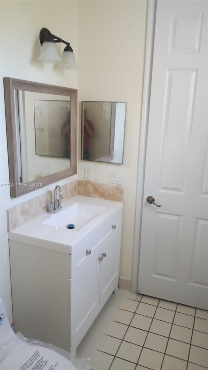 982 Ne 42nd Pl Property Photo 29