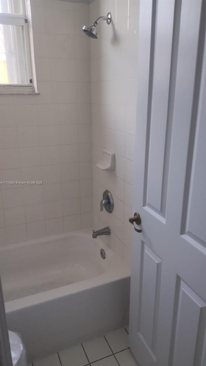 982 Ne 42nd Pl Property Photo 31