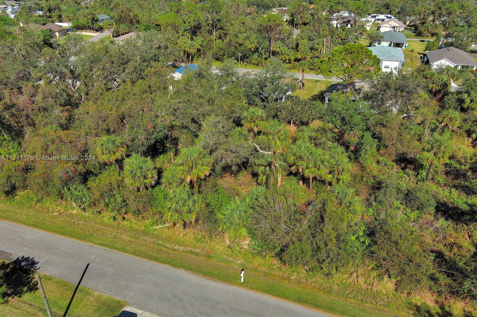 #1 Sargon Ave Property Photo 4