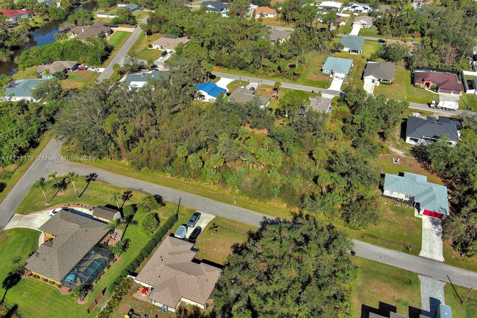 #1 Sargon Ave Property Photo 12