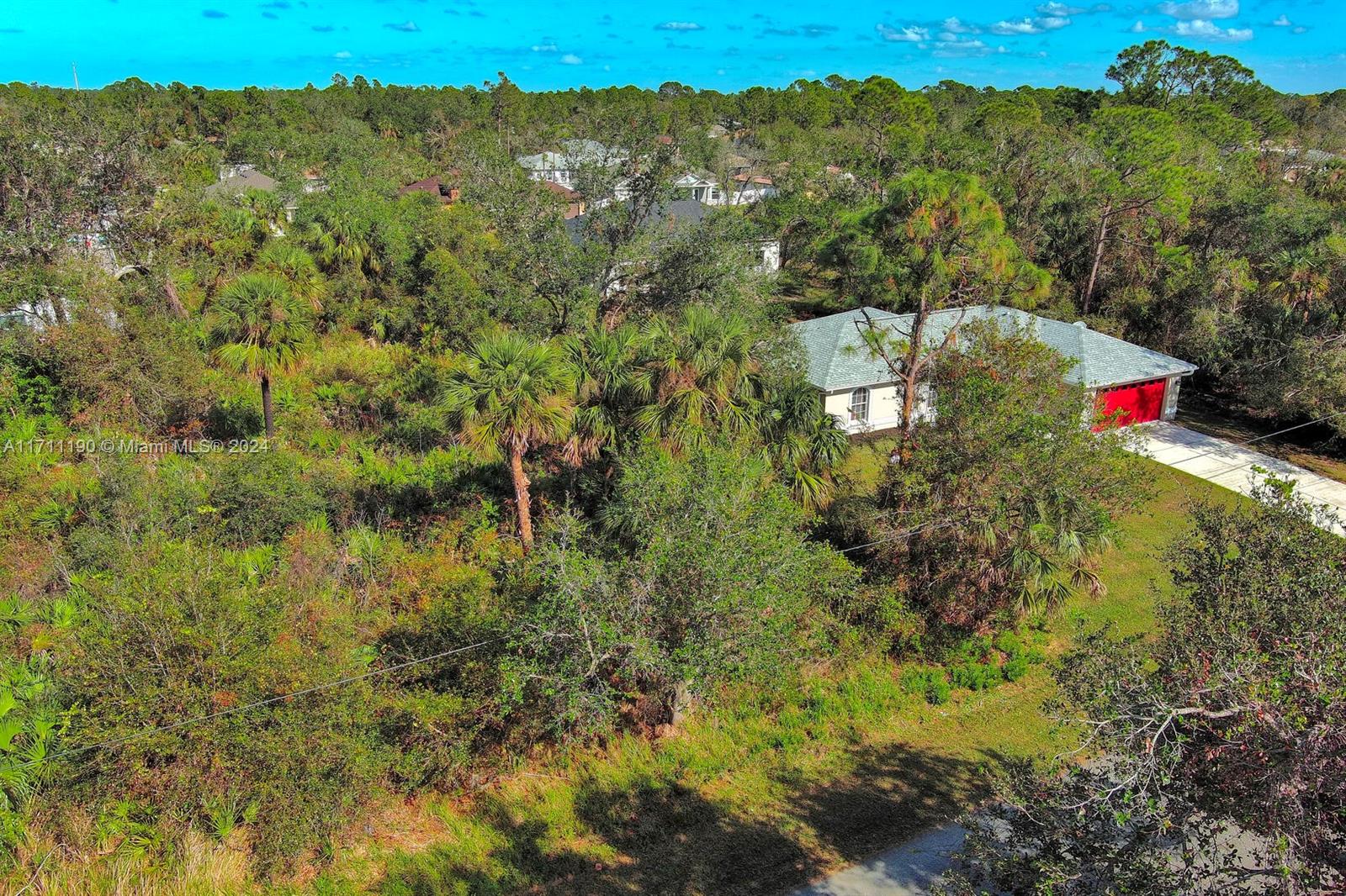 #2 Sargon Ave Property Photo 3