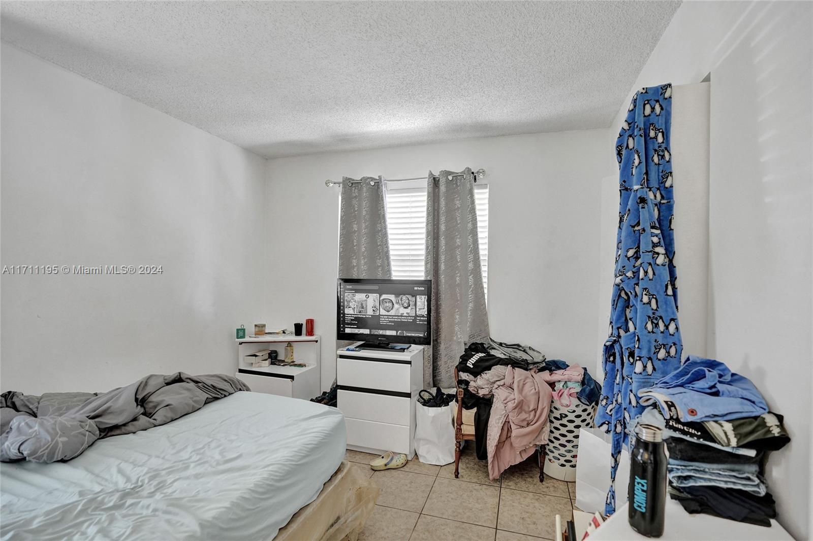 1200 W 31st St Property Photo 6