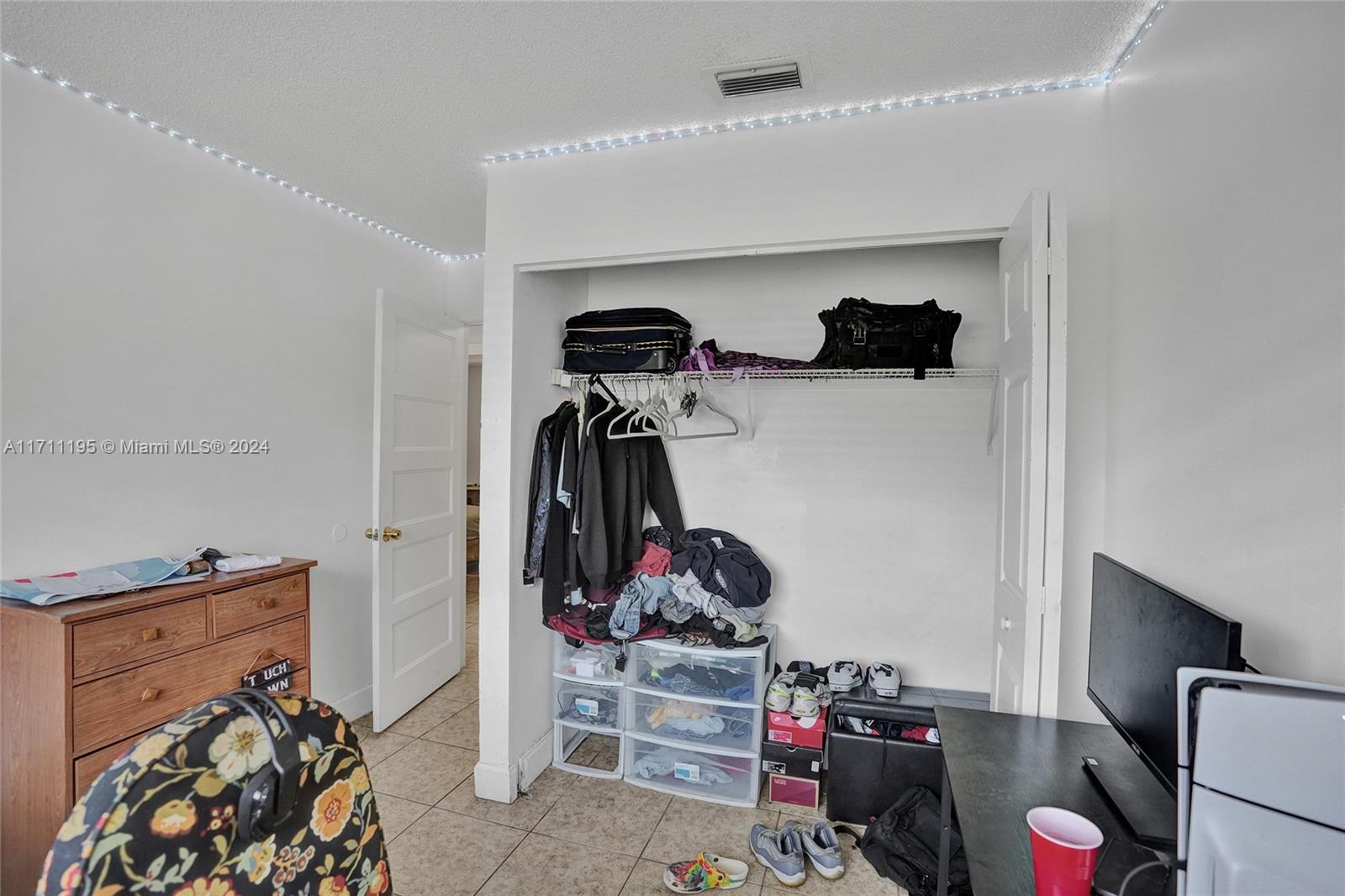 1200 W 31st St Property Photo 15
