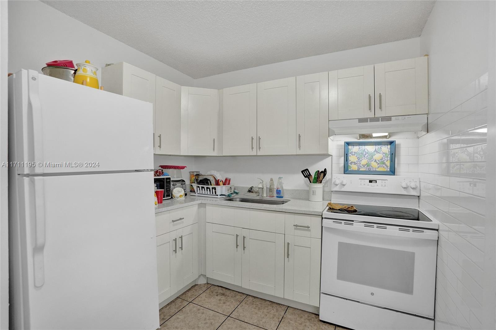 1200 W 31st St Property Photo 16