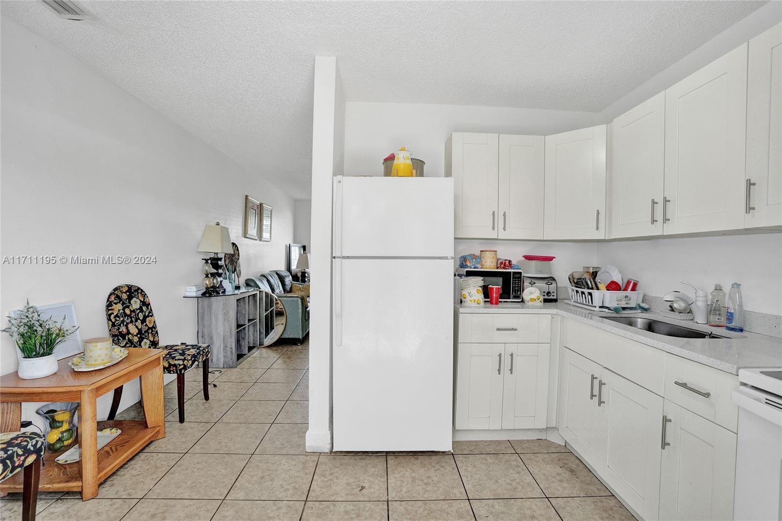 1200 W 31st St Property Photo 18