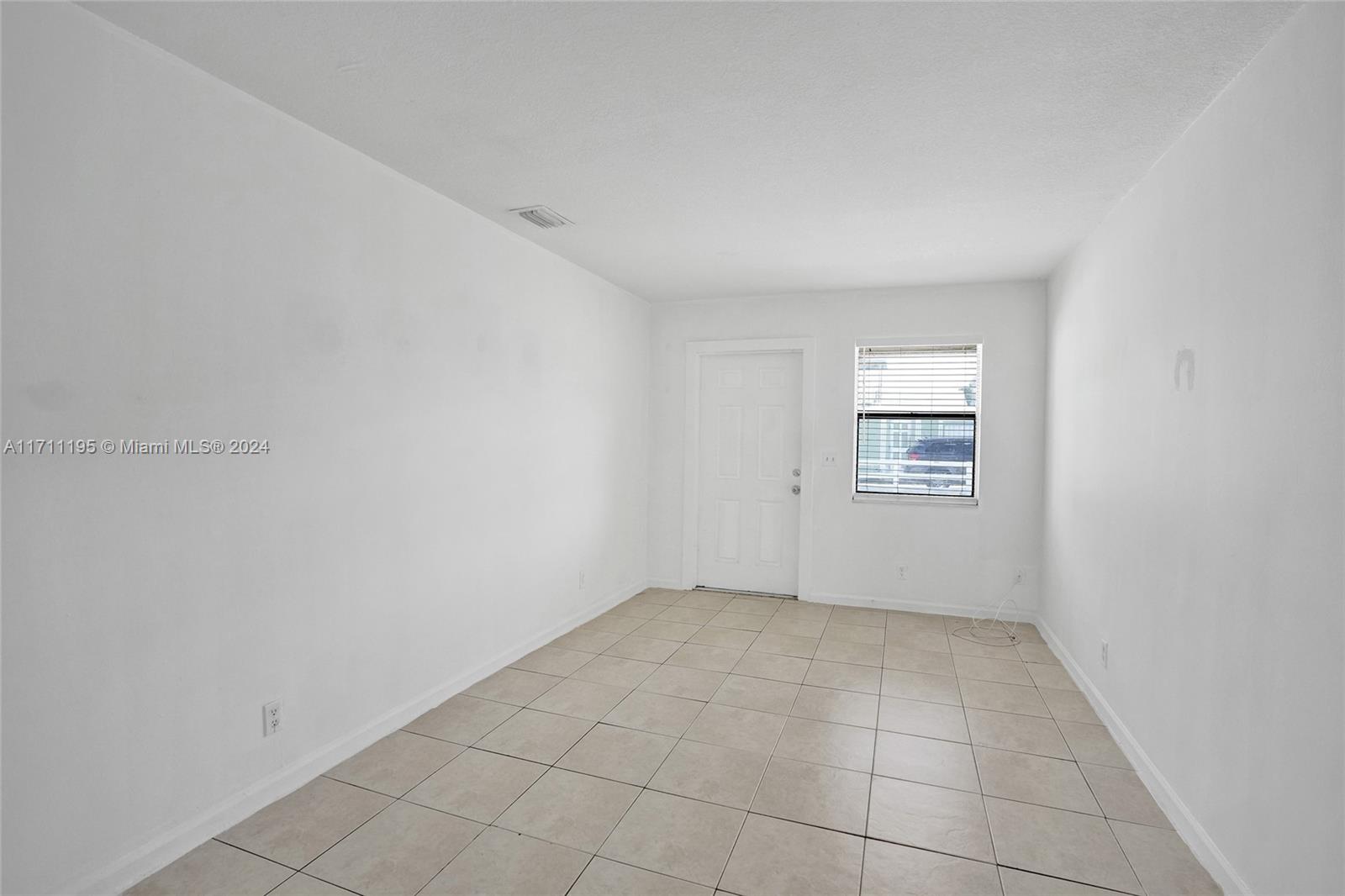 1200 W 31st St Property Photo 63
