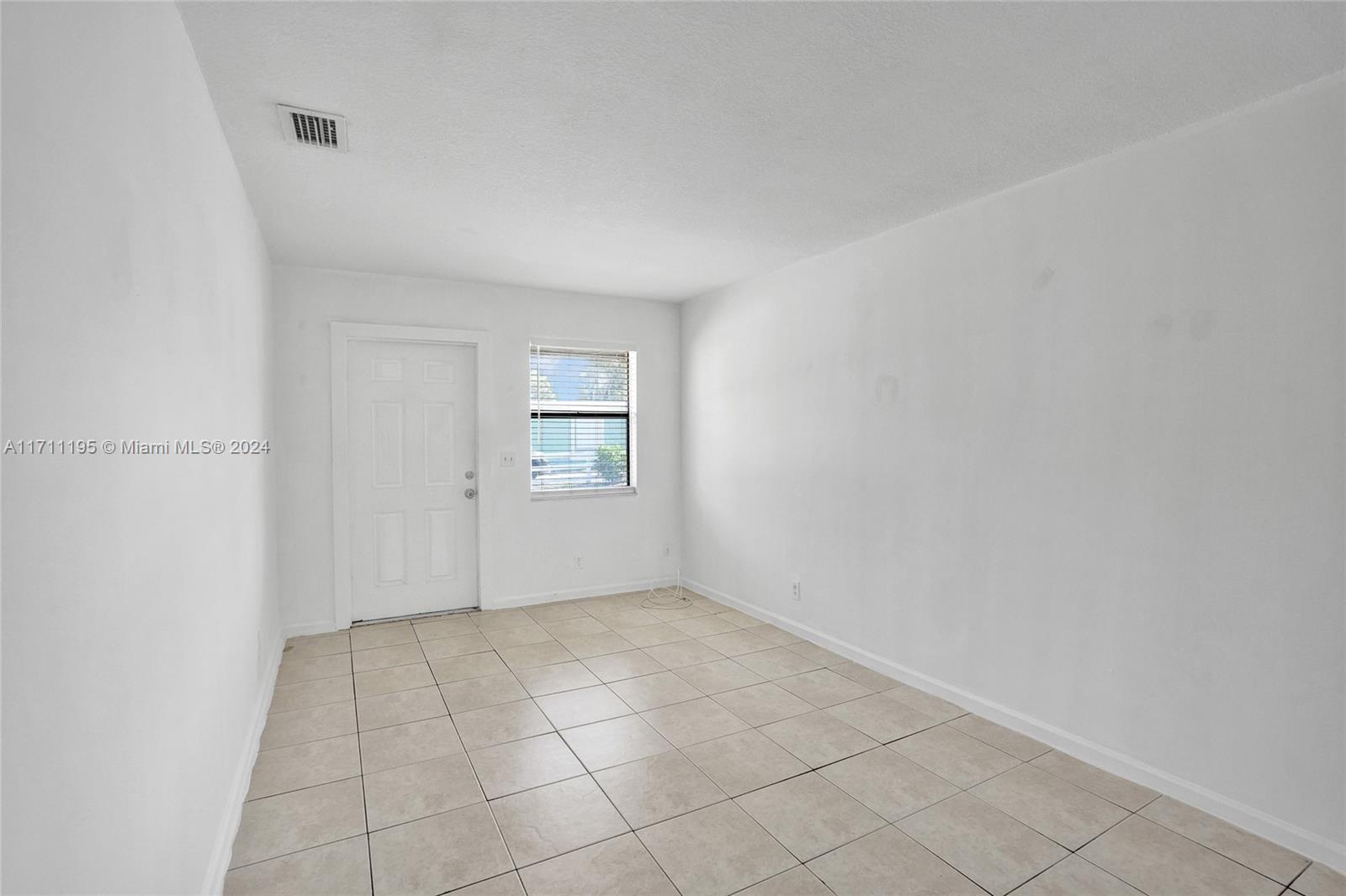 1200 W 31st St Property Photo 65