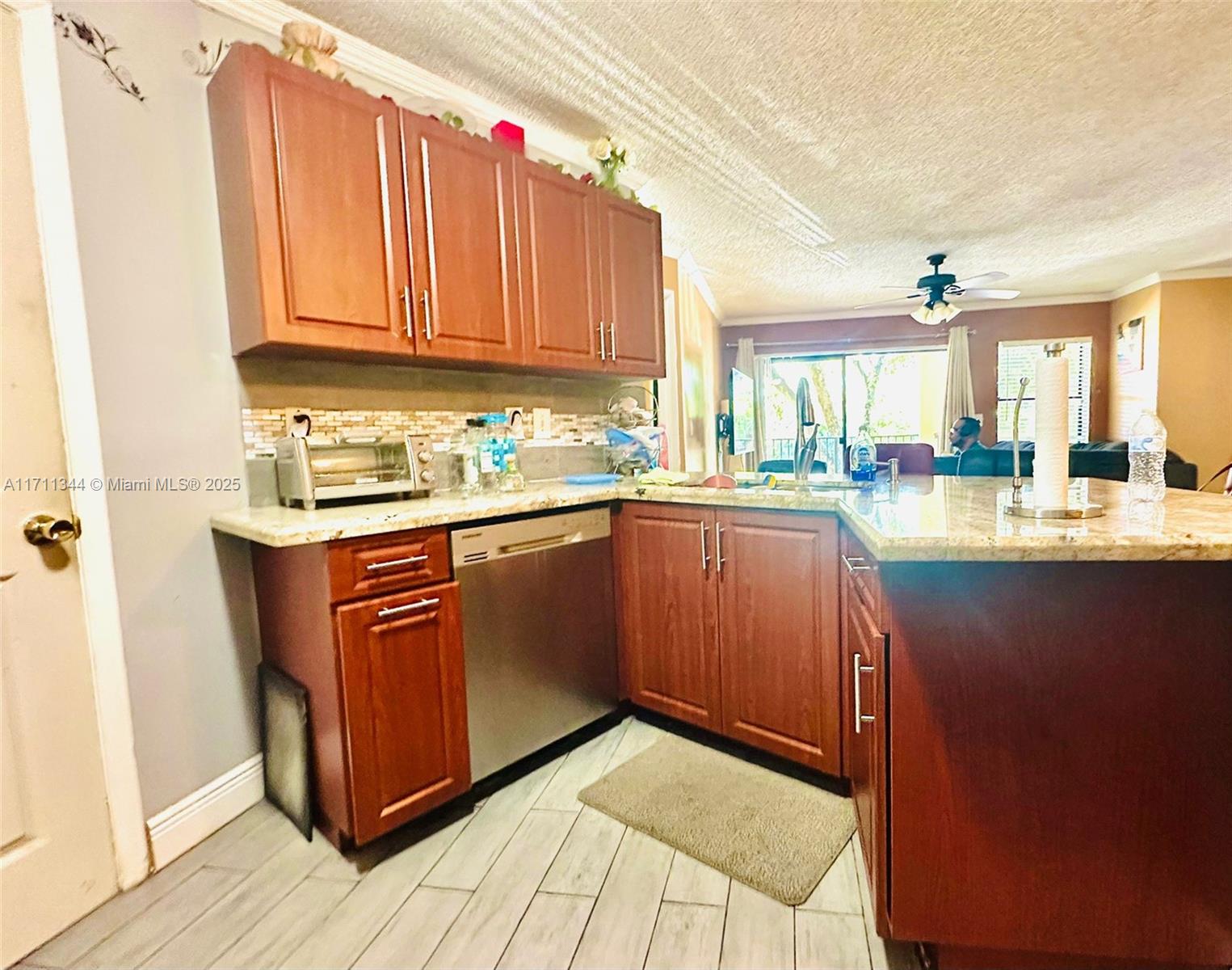 9999 Summerbreeze Dr 805 Property Photo 4