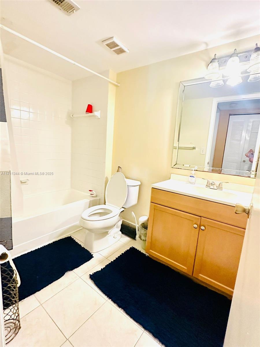 9999 Summerbreeze Dr 805 Property Photo 11