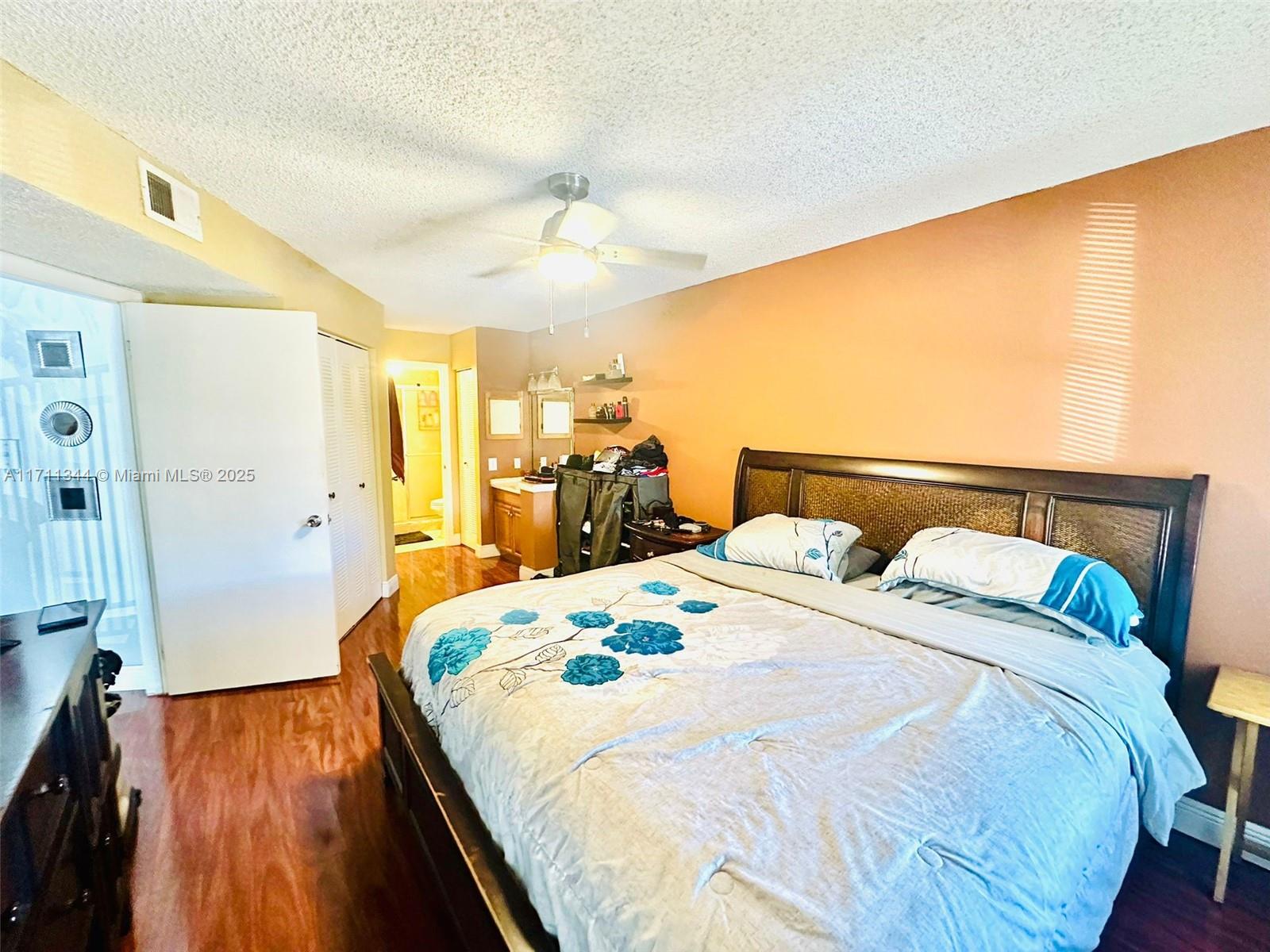 9999 Summerbreeze Dr 805 Property Photo 12
