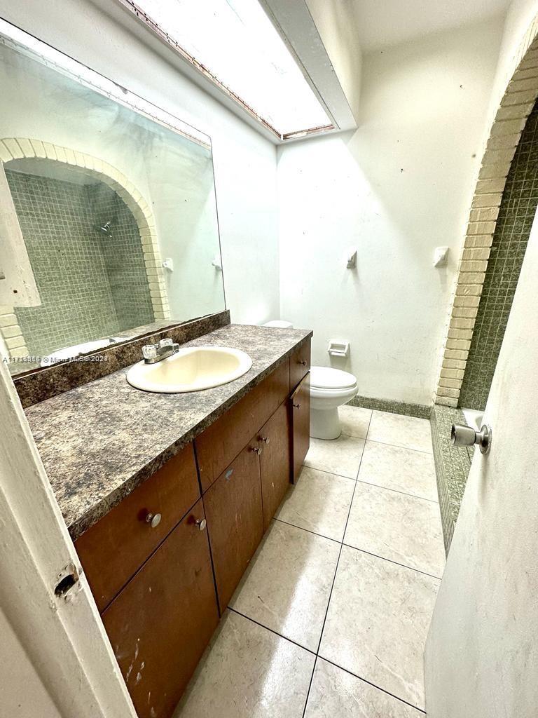 7640 Sw 10th St B Property Photo 8