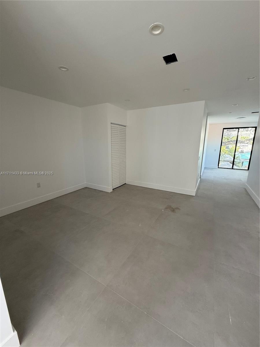 1271 Nw 38th St Property Photo 7