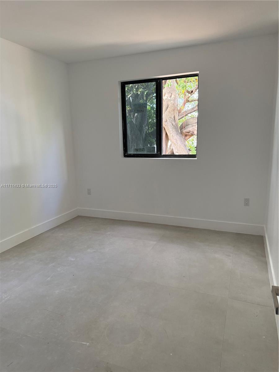 1271 Nw 38th St Property Photo 9