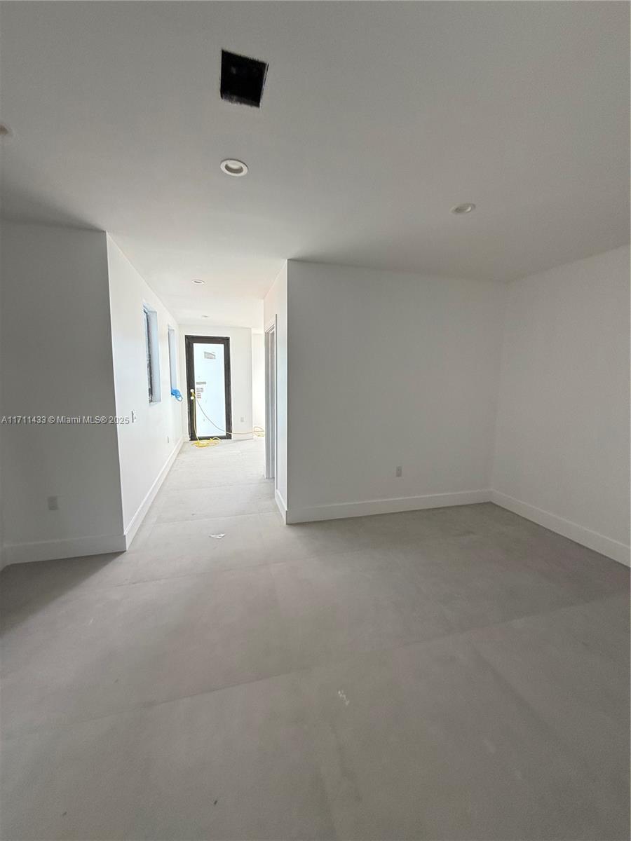 1271 Nw 38th St Property Photo 10