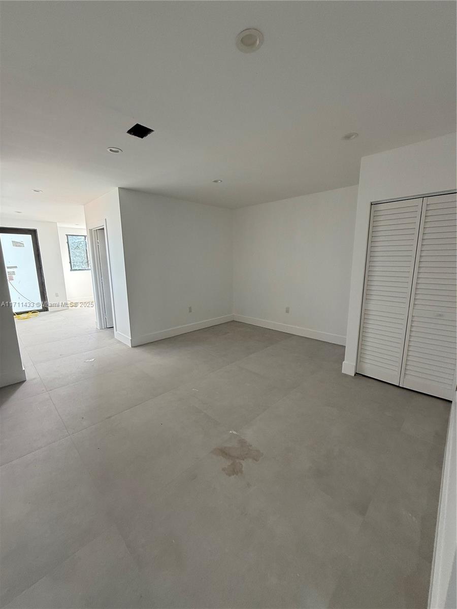 1271 Nw 38th St Property Photo 14