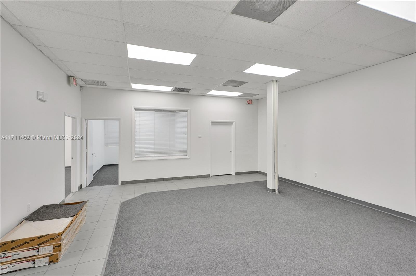 1920 N Commerce Pkwy Property Photo 18