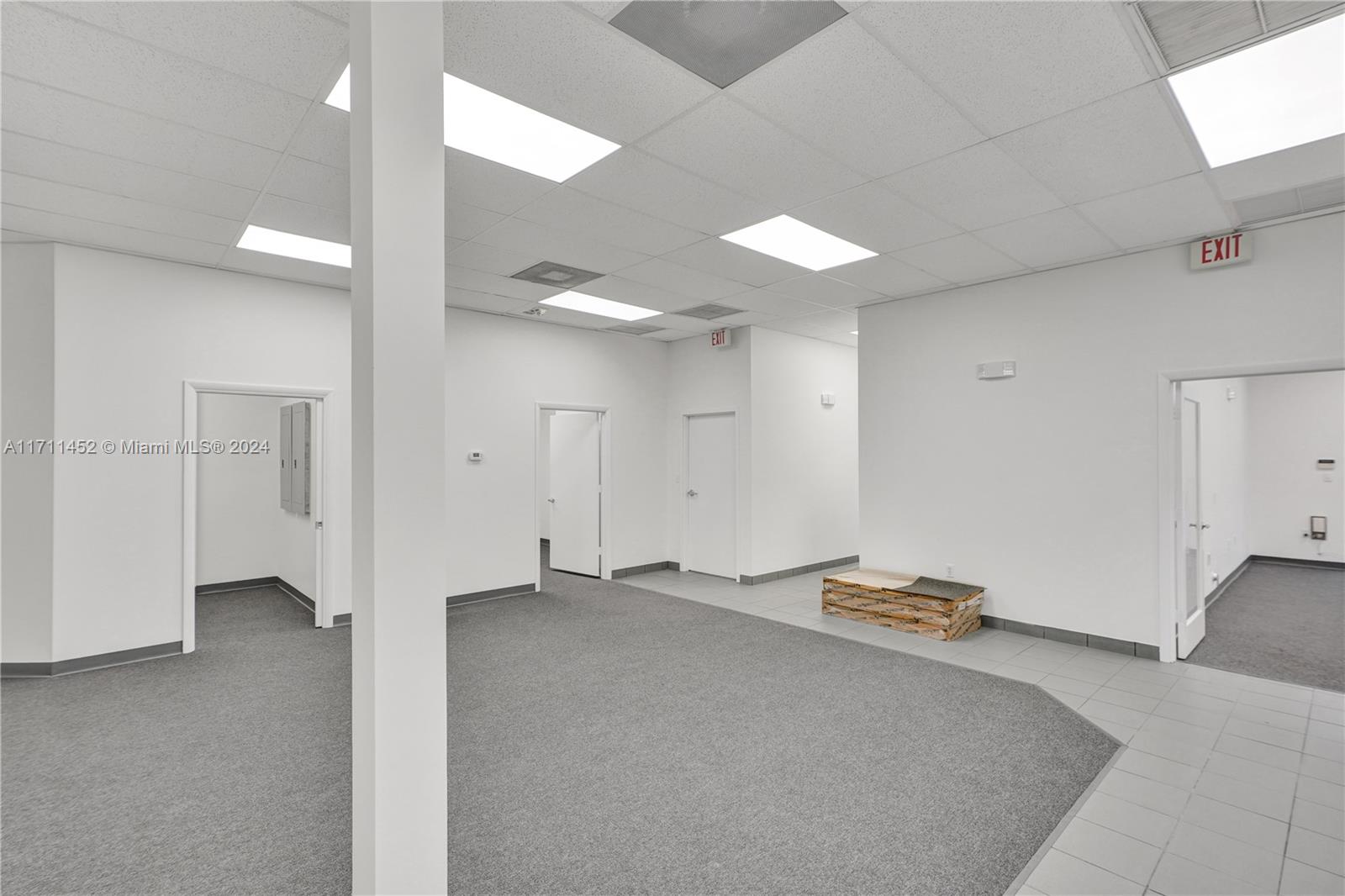 1920 N Commerce Pkwy Property Photo 24