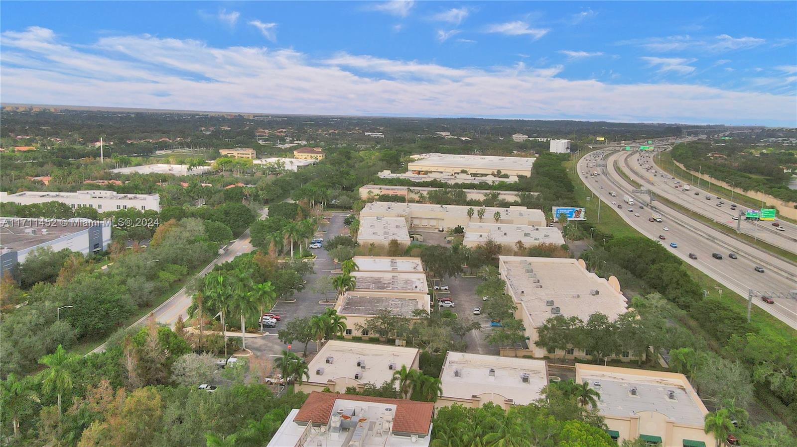 1920 N Commerce Pkwy Property Photo 31