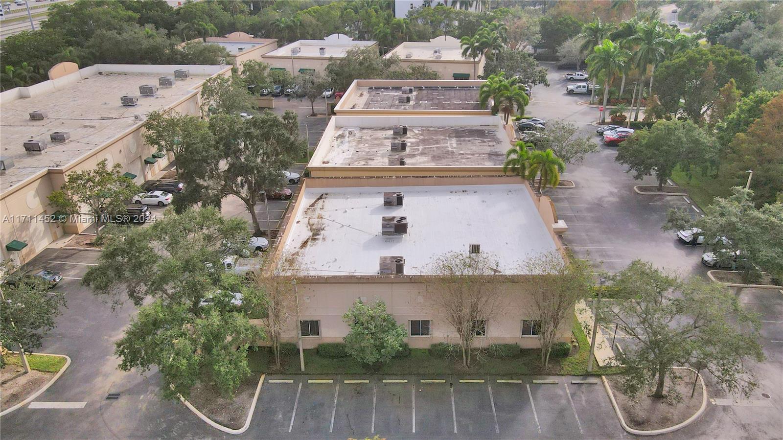 1920 N Commerce Pkwy Property Photo 47