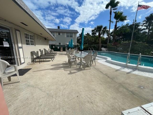 1560 Mckinley St 101w Property Photo 13