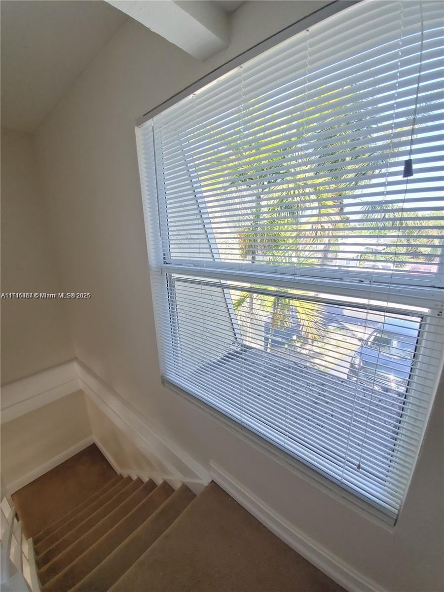 523 Sw 1st Ct Property Photo 2