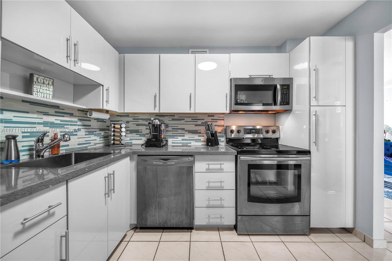 6900 Bay Dr 11i Property Photo 9
