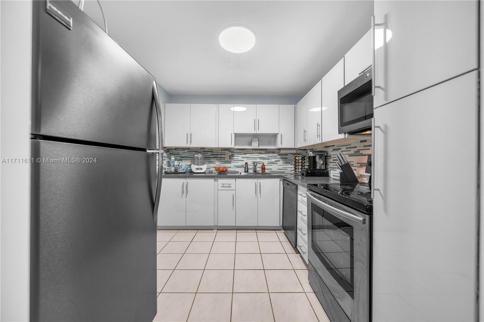 6900 Bay Dr 11i Property Photo 10