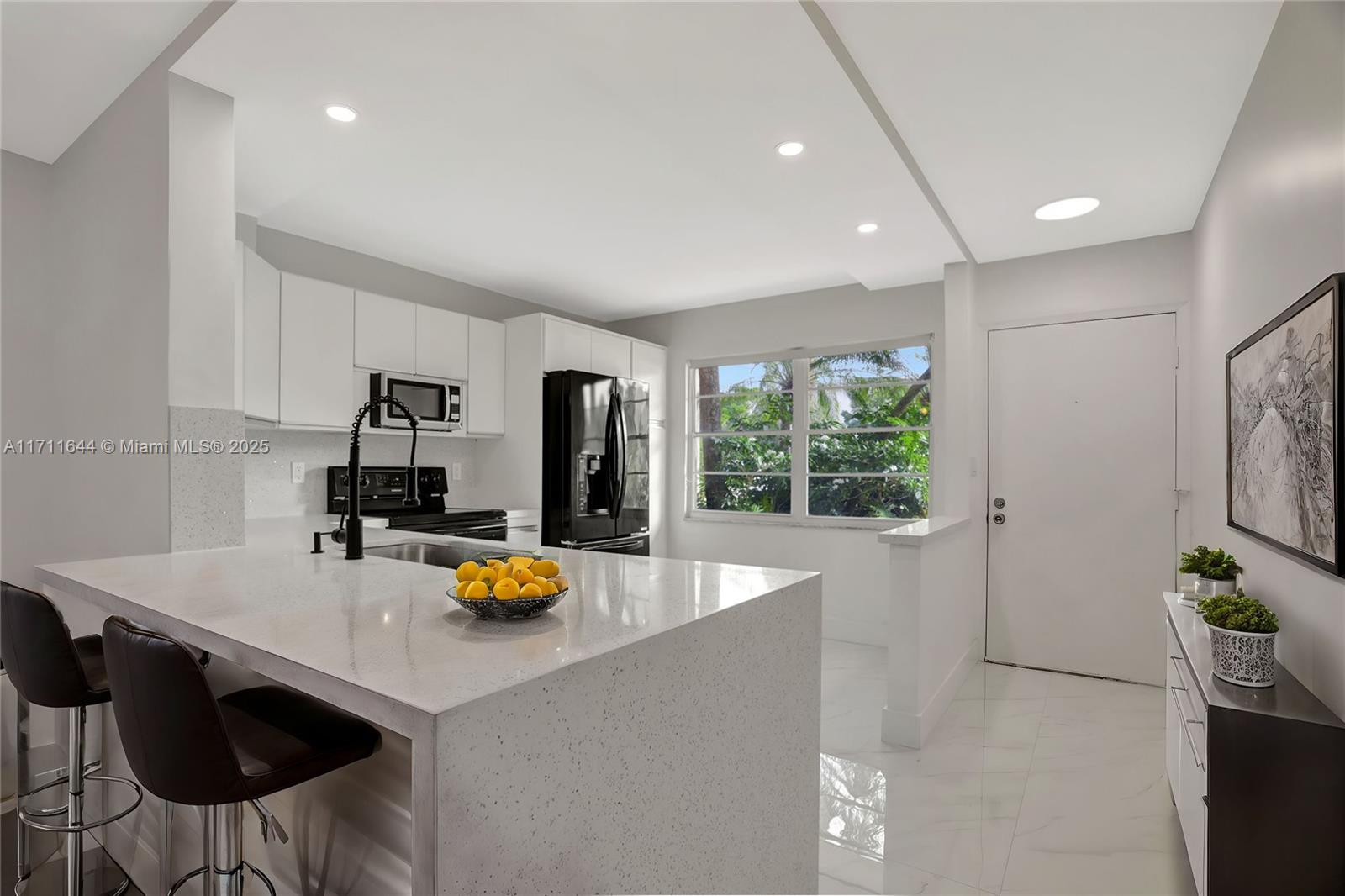 2202 Lucaya Bnd M1 Property Photo 2